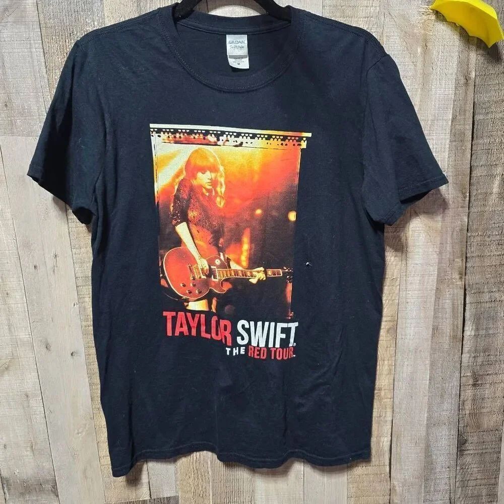 Taylor Swift The Red Tour 2013 Double Sided Graphic Band Concert Tee Medium